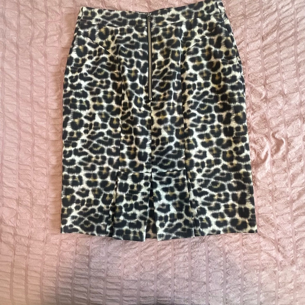 Ann TaylorLeopard Print Women's Skirt